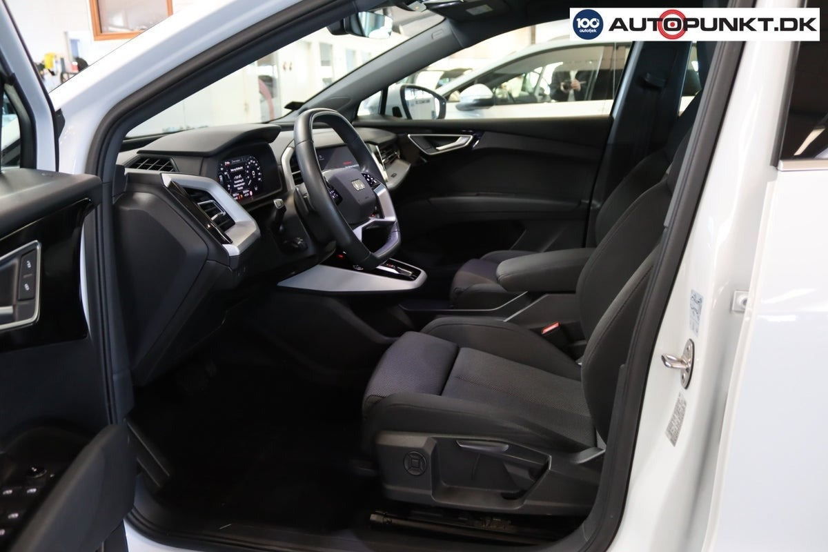 Hvid Audi Q4 e-tron fra 2024