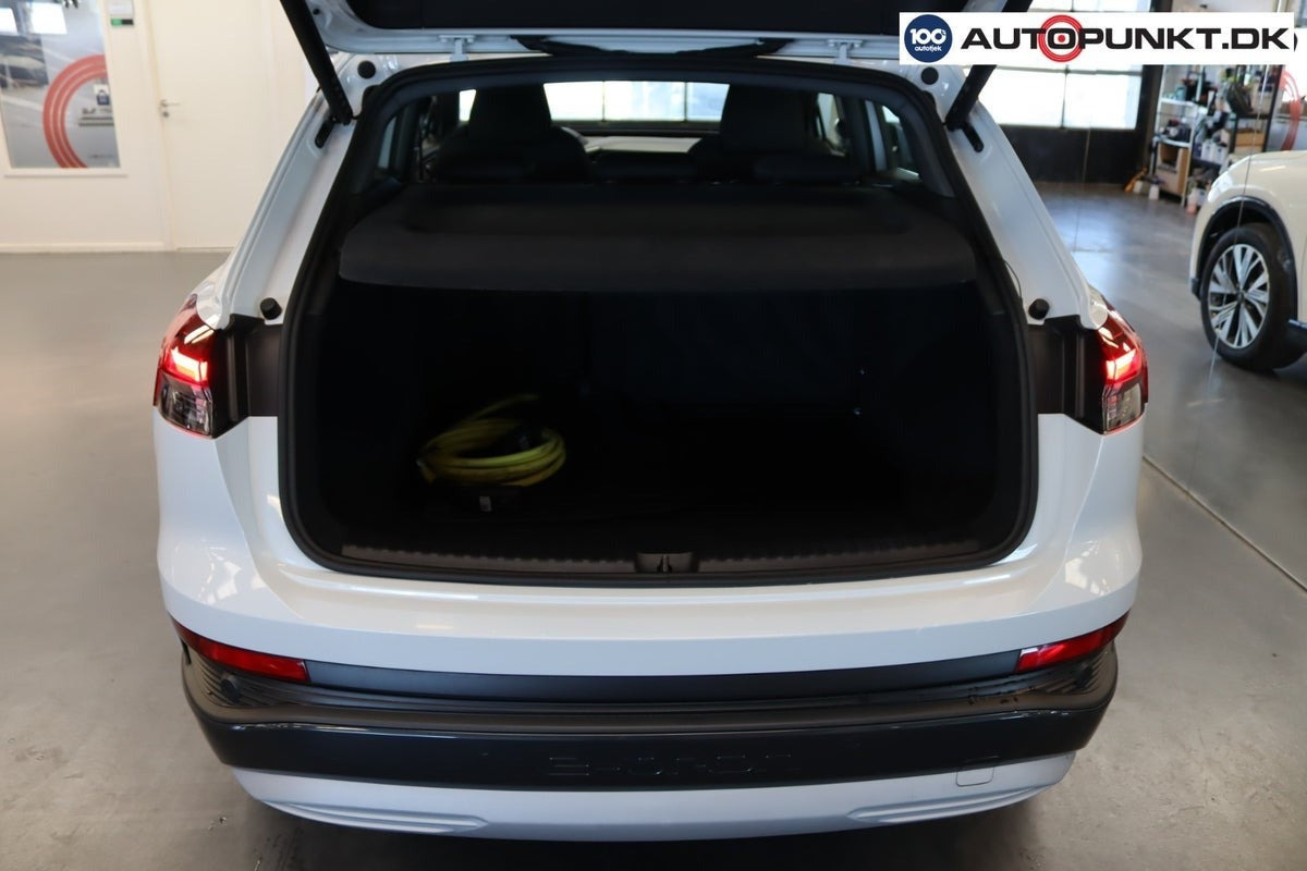 Hvid Audi Q4 e-tron fra 2024