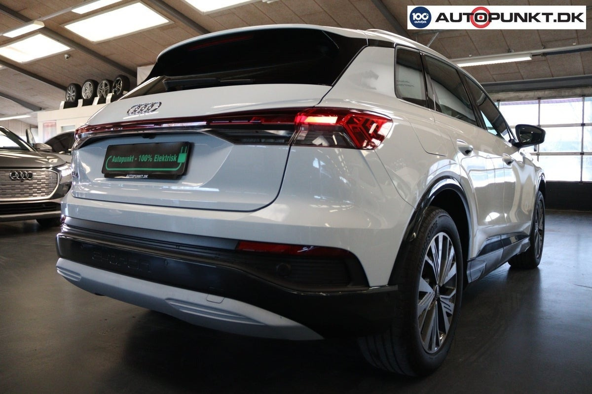 Hvid Audi Q4 e-tron fra 2024