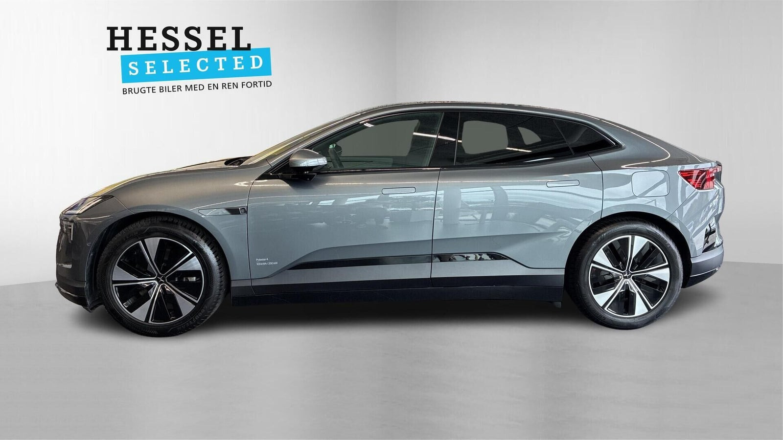 Grå Polestar 4 fra 2026