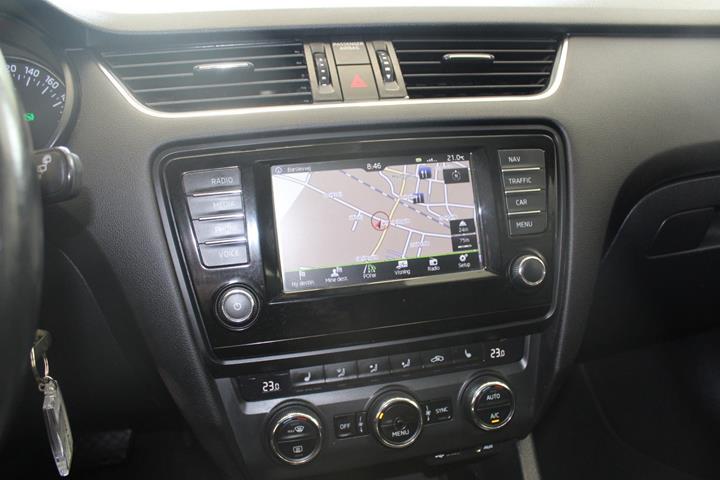 Hvid Skoda Octavia fra 2017