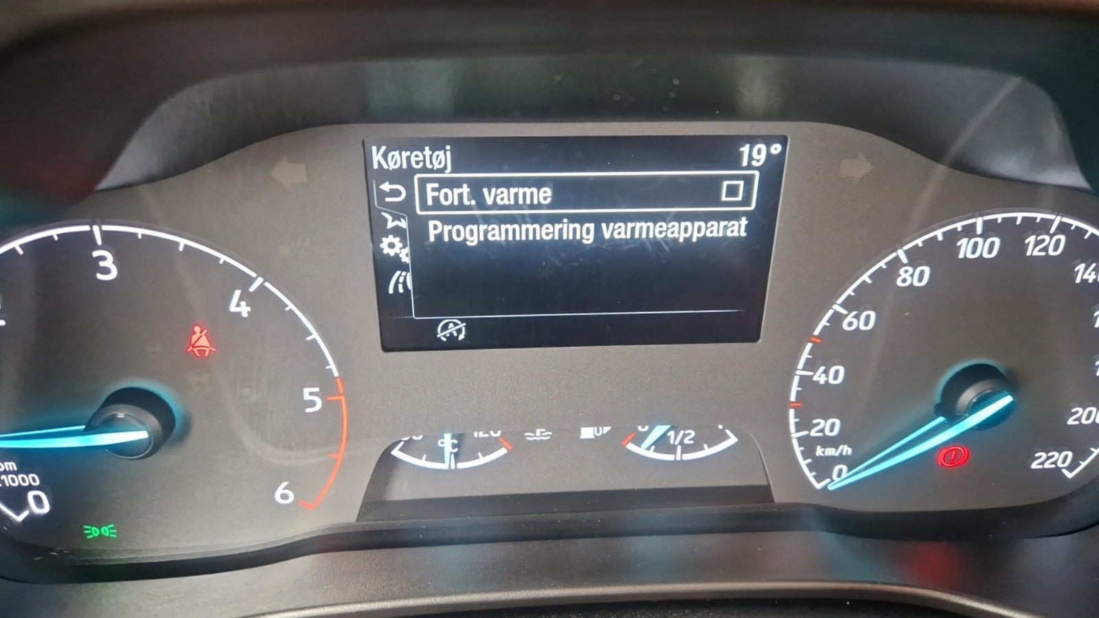 Sort Ford Transit Connect fra 2019