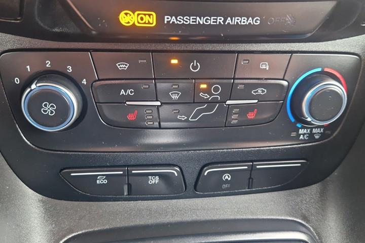 Sort Ford Transit Connect fra 2019