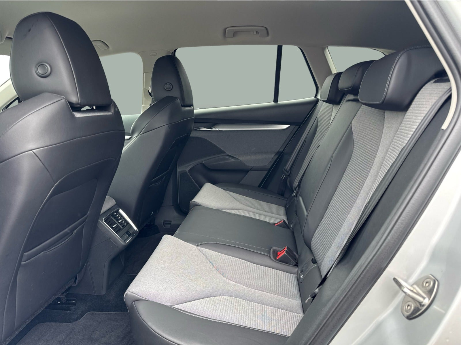 Sølv Skoda Enyaq fra 2023