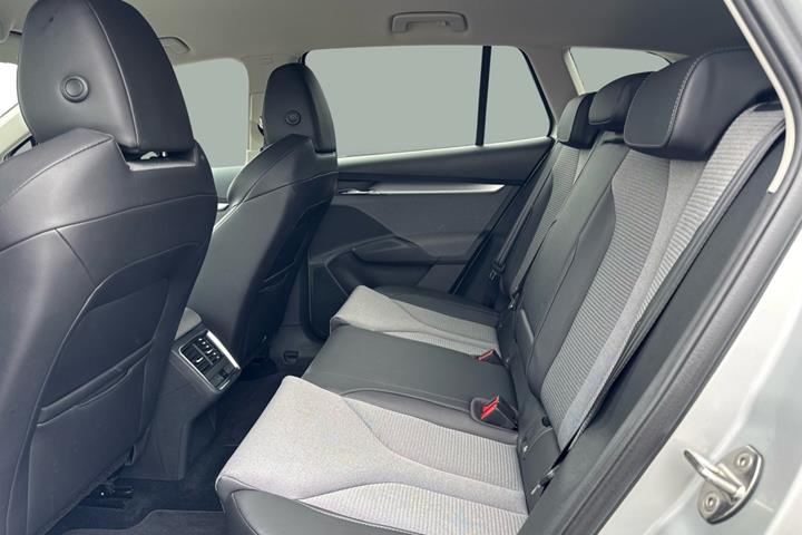 Sølv Skoda Enyaq fra 2023