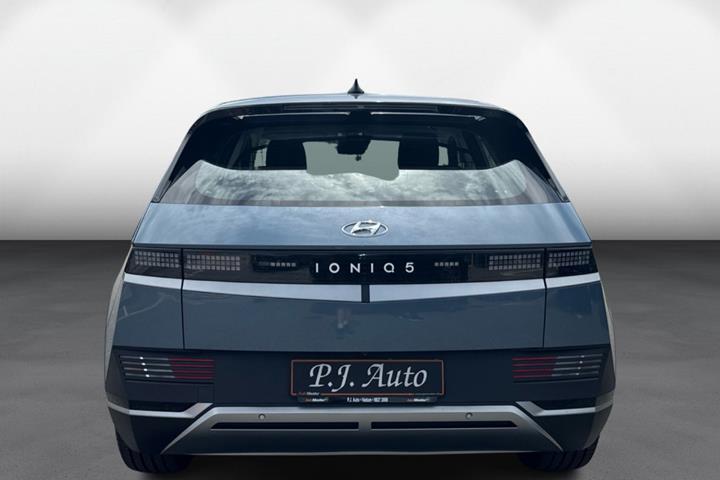 Blå Hyundai Ioniq 5 fra 2023