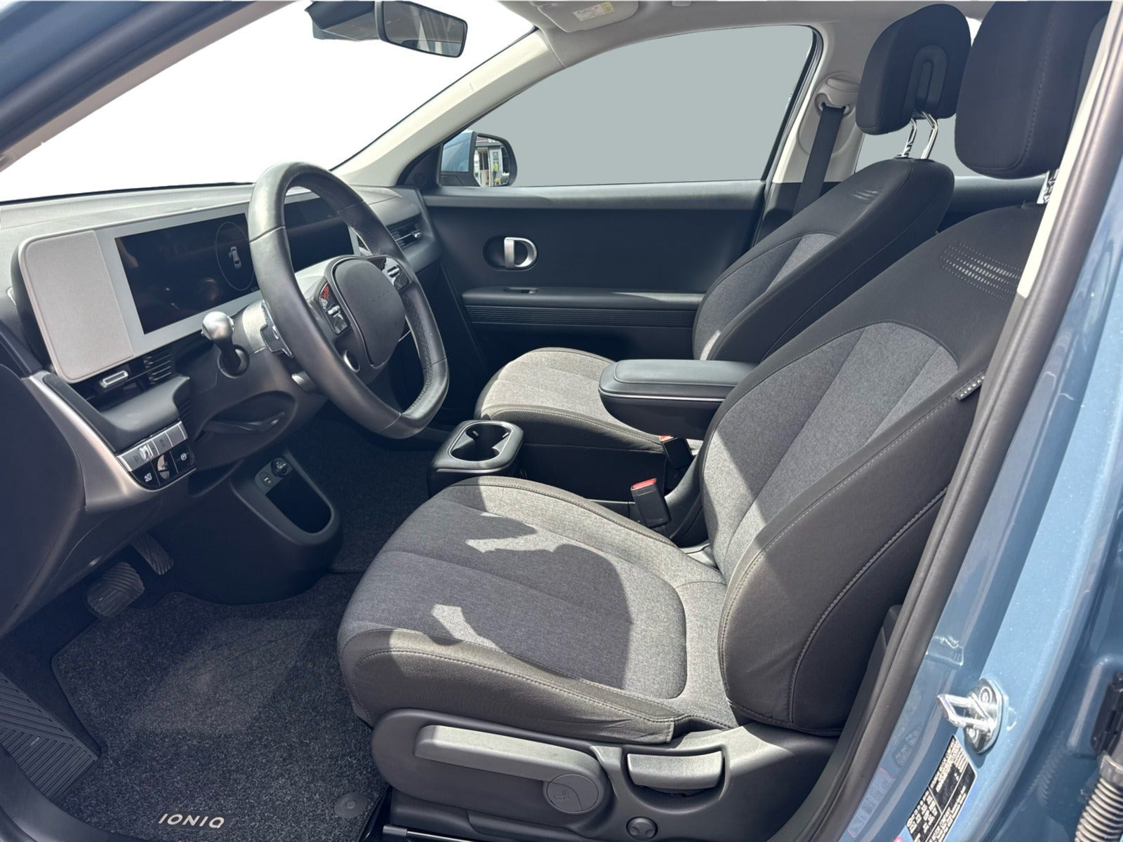 Blå Hyundai Ioniq 5 fra 2023