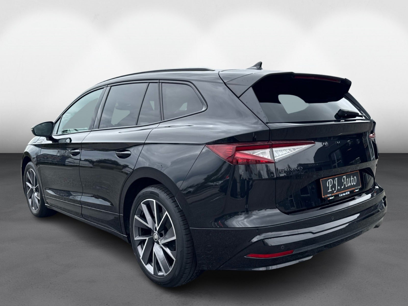 Sort Skoda Enyaq fra 2023