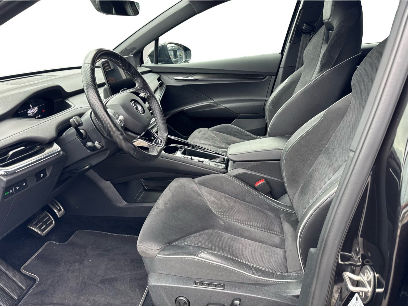 Sort Skoda Enyaq fra 2023