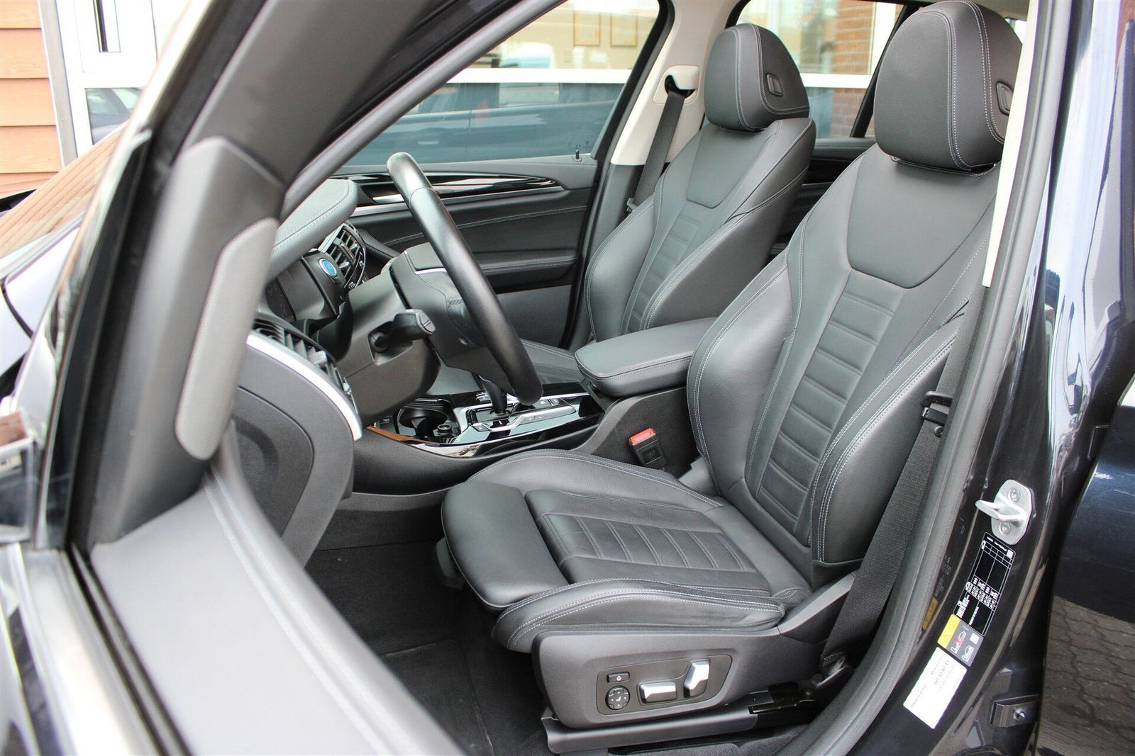 Sort BMW iX3 fra 2021