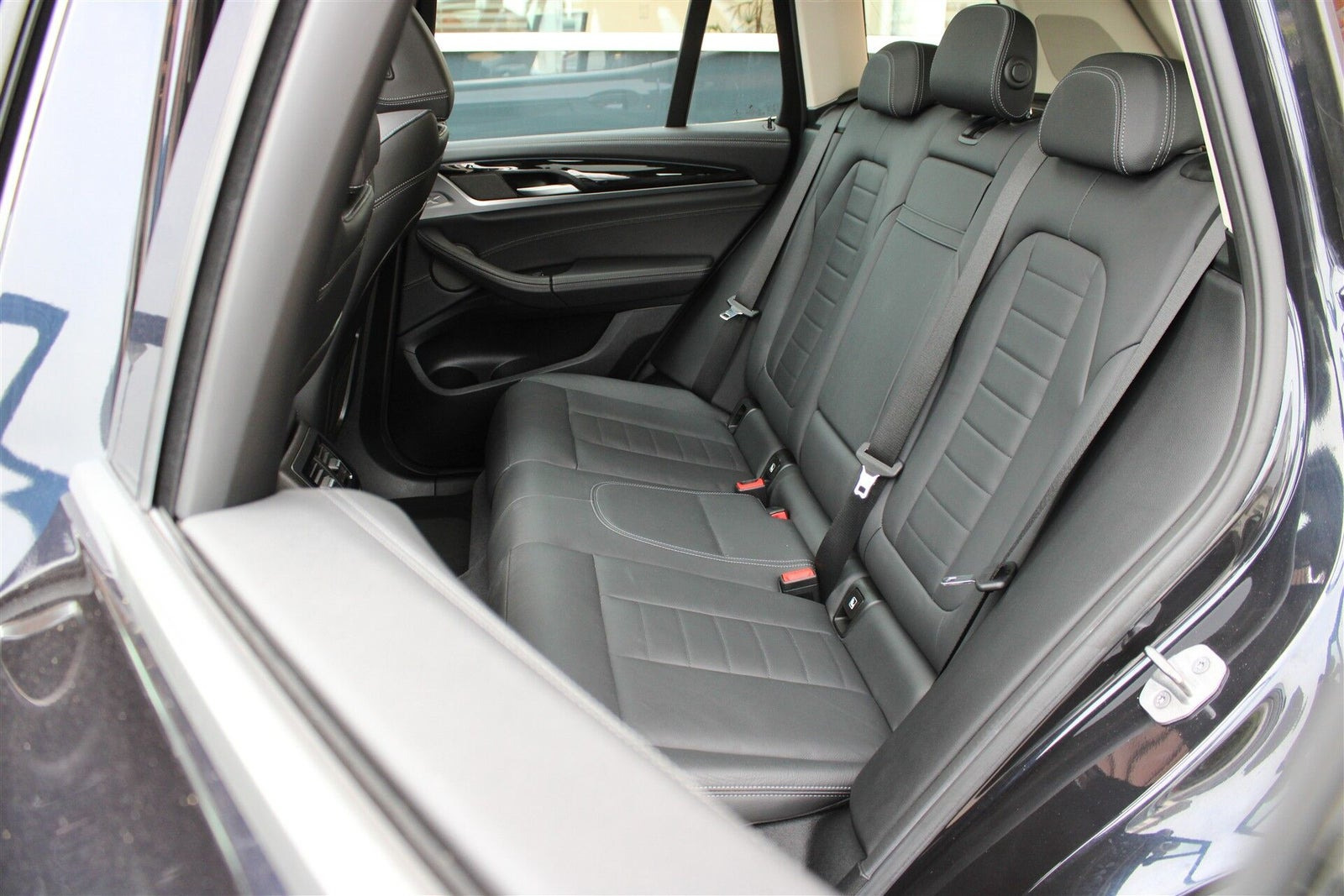 Sort BMW iX3 fra 2021