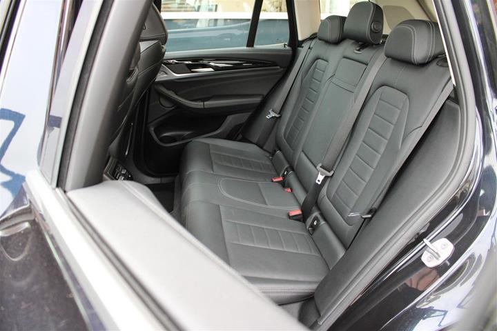 Sort BMW iX3 fra 2021