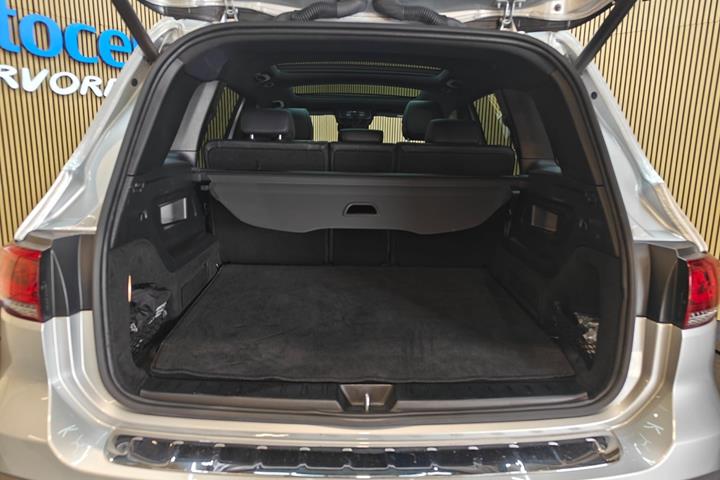 Sølv Mercedes EQB250 fra 2023