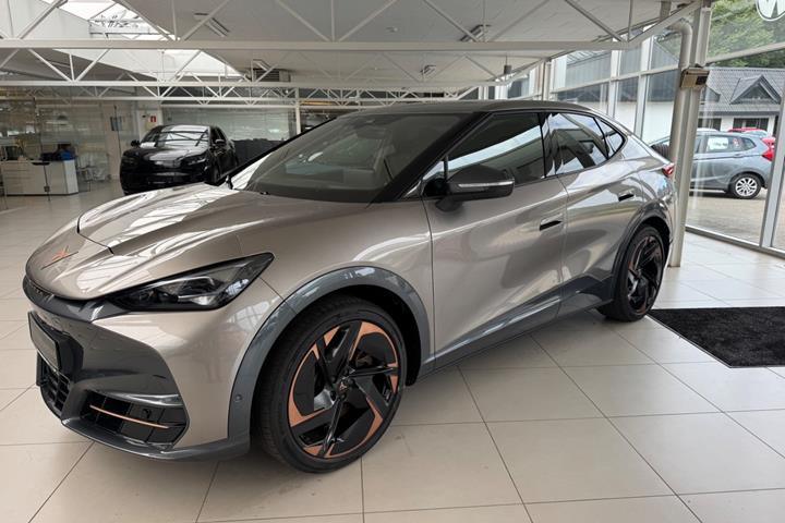 Grå Cupra Tavascan fra 2025