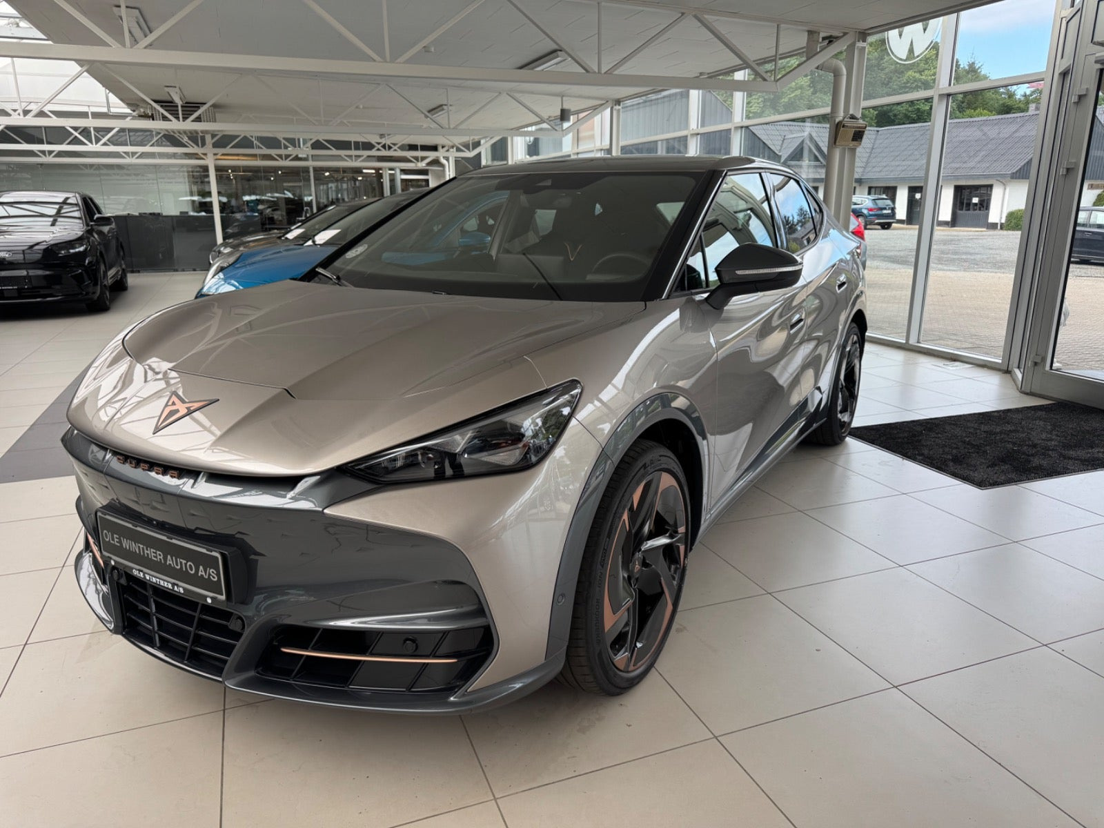 Grå Cupra Tavascan fra 2025