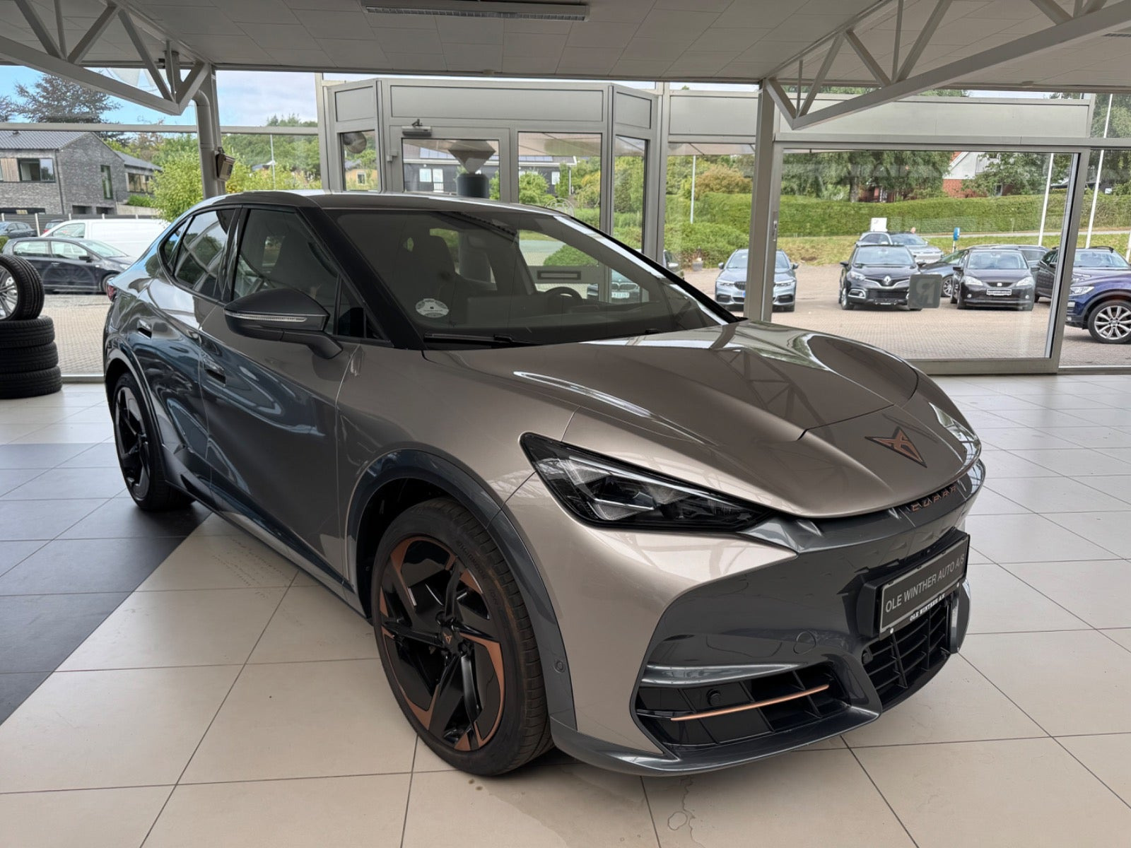 Grå Cupra Tavascan fra 2025
