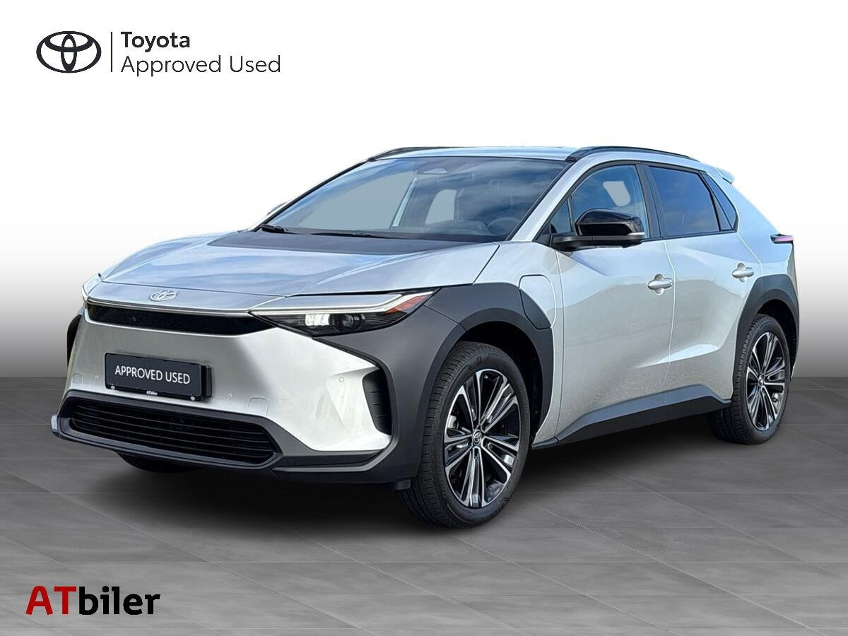 Sølv Toyota BZ4X fra 2023
