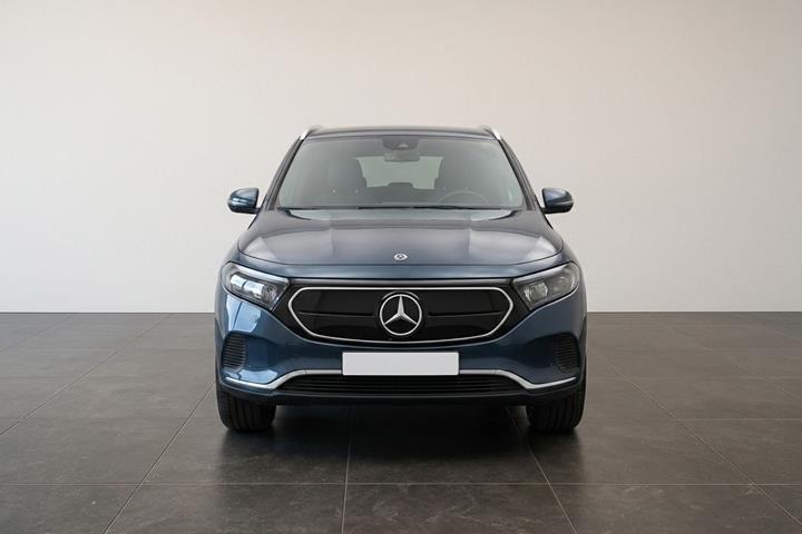 Blå Mercedes EQA 250 fra 2022