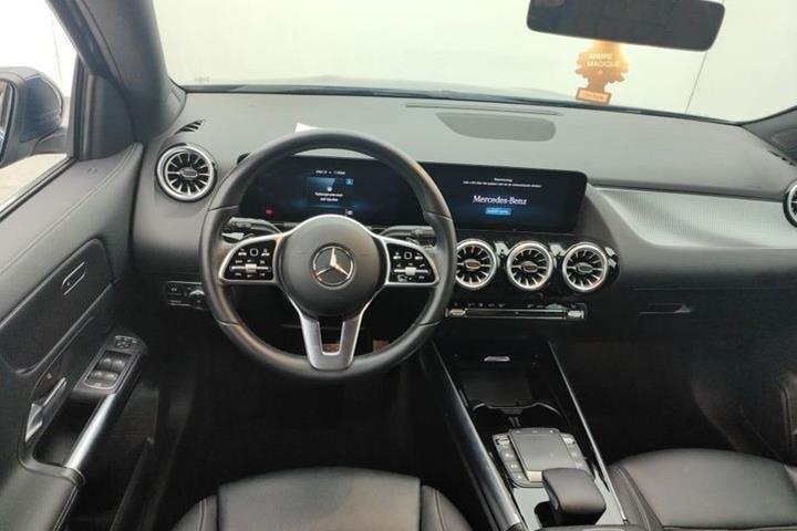Blå Mercedes EQA 250 fra 2022