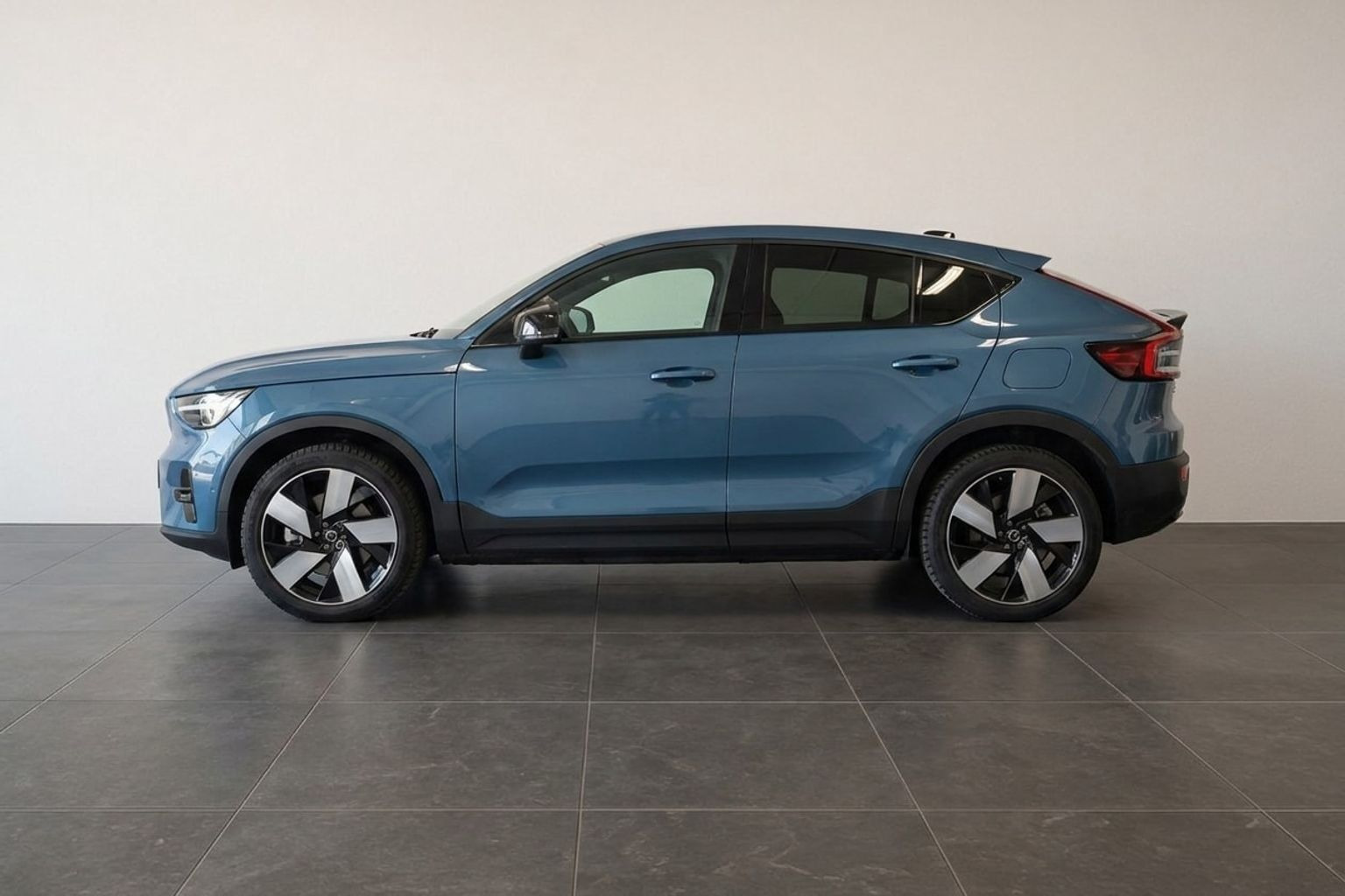 Blå Volvo C40 fra 2023