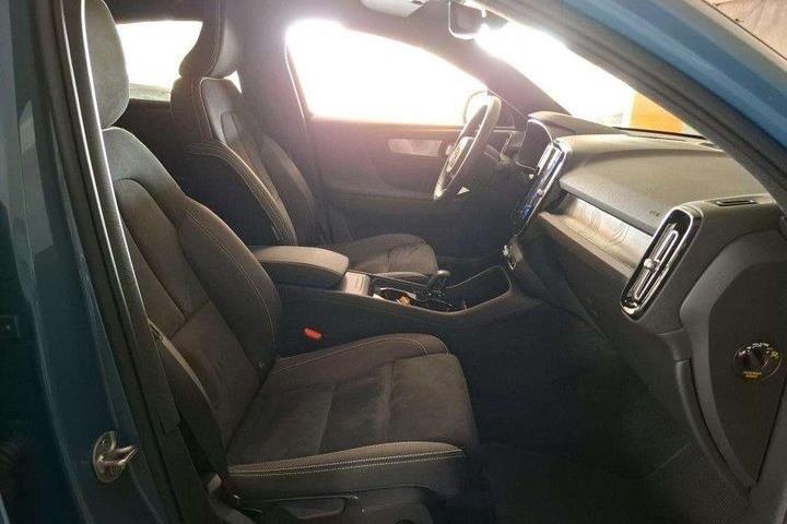 Blå Volvo C40 fra 2023
