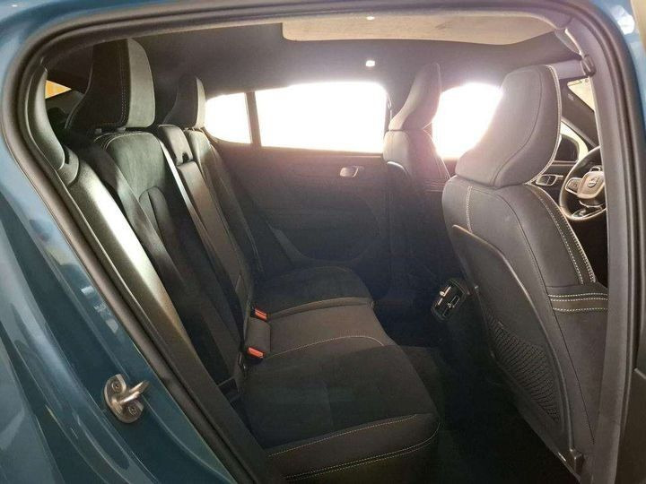 Blå Volvo C40 fra 2023