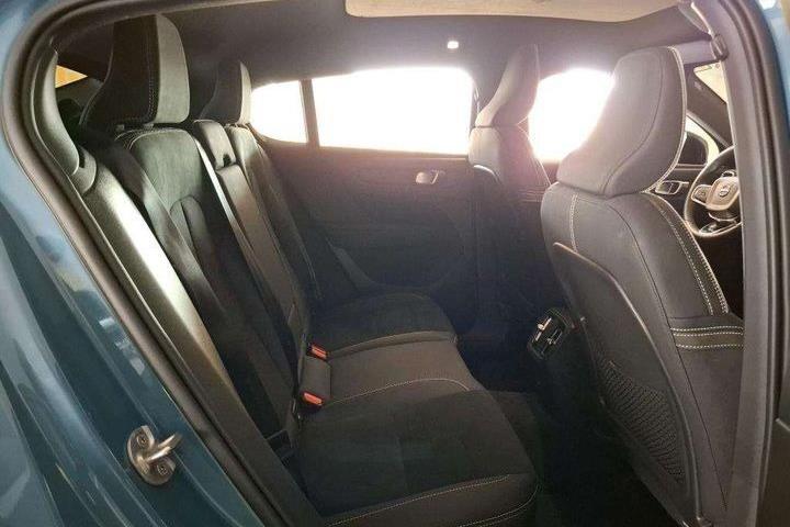 Blå Volvo C40 fra 2023