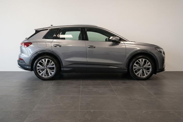 Grå Audi Q4 fra 2021