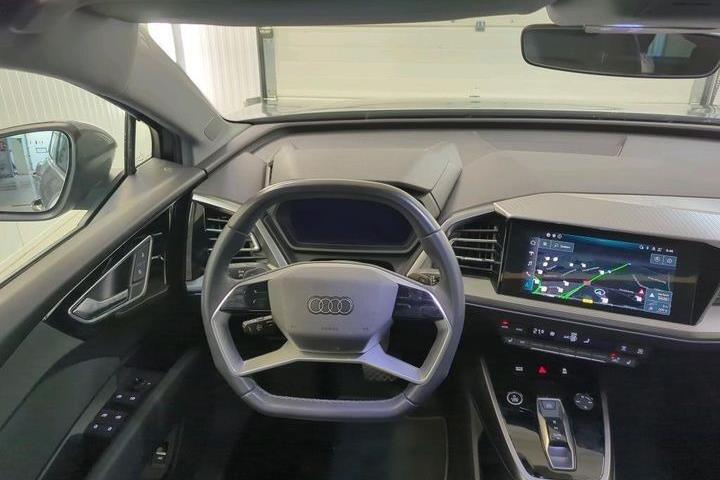 Grå Audi Q4 fra 2021