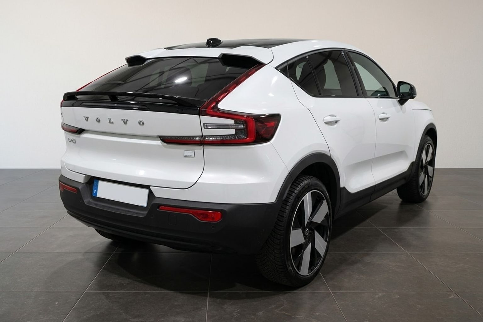 Hvid Volvo C40 fra 2023