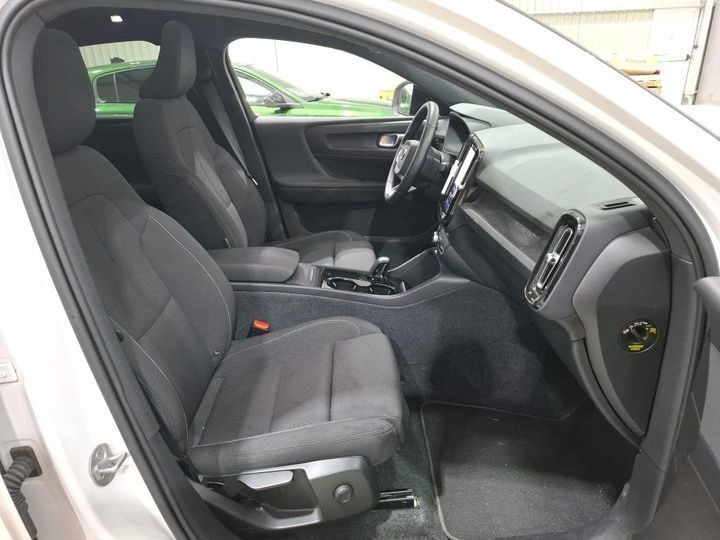 Hvid Volvo C40 fra 2023