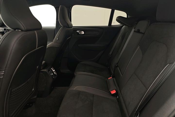 Sølv Volvo C40 fra 2022