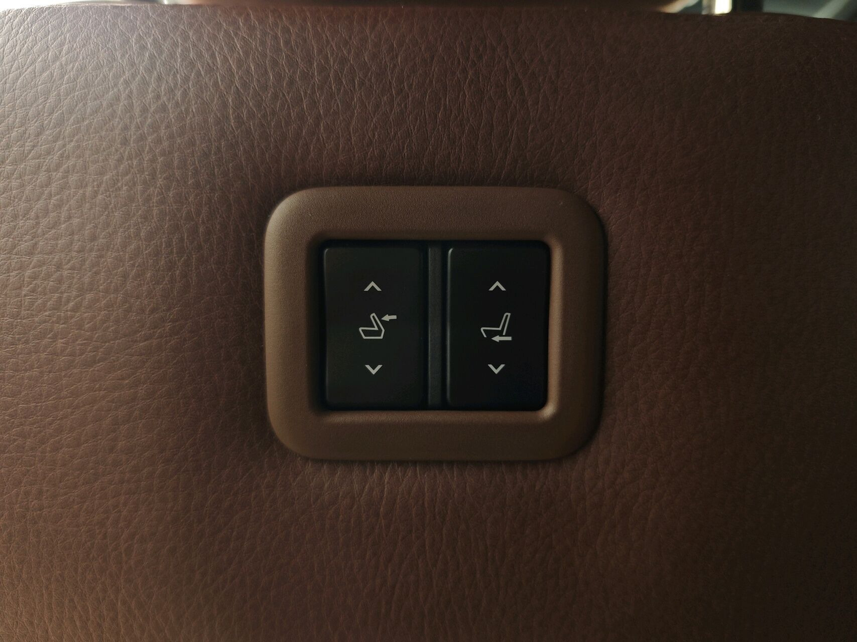Hvid Mazda MX-30 fra 2023