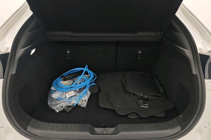 Hvid Mazda MX-30 fra 2023