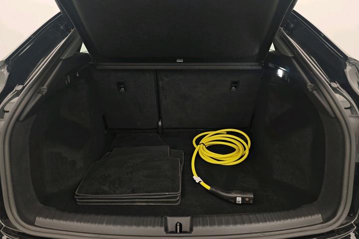 Sort Audi Q4 fra 2024