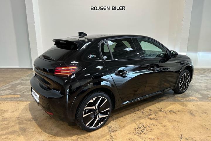 Sort Peugeot e-208 fra 2024