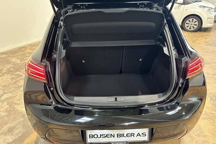 Sort Peugeot e-208 fra 2024