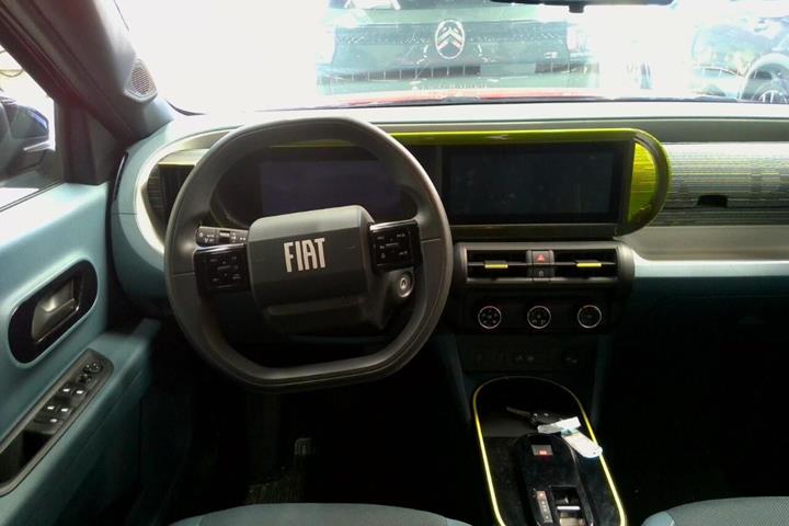 Rød Fiat Grande Panda fra 2025