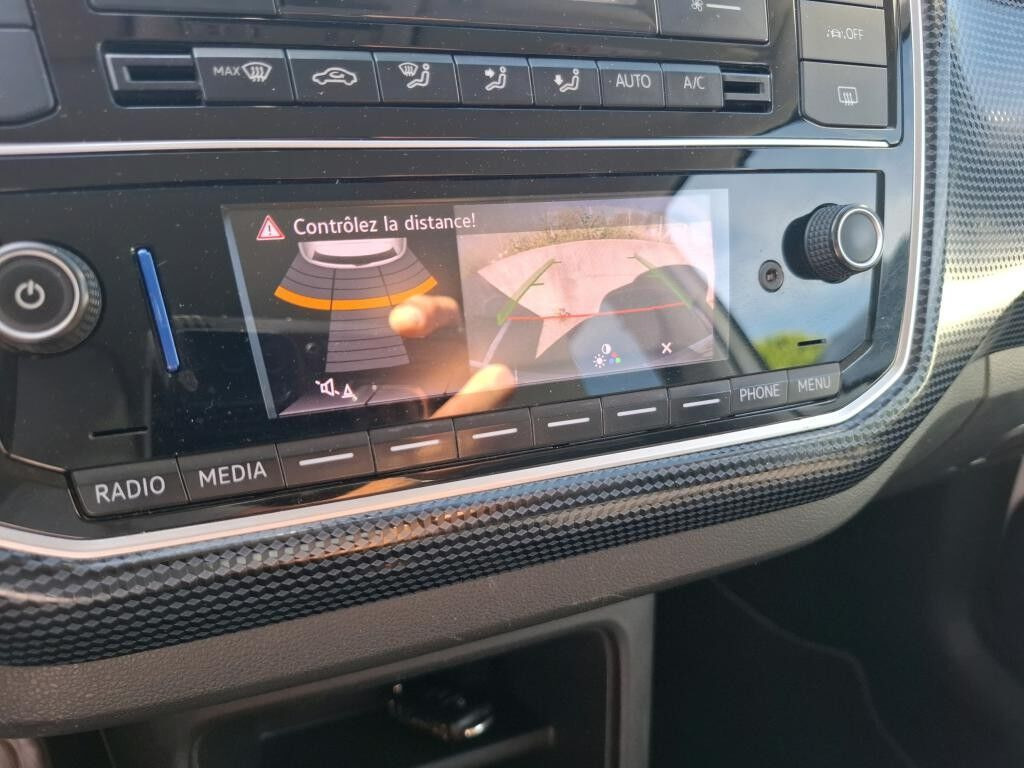 Hvid VW e-up fra 2023