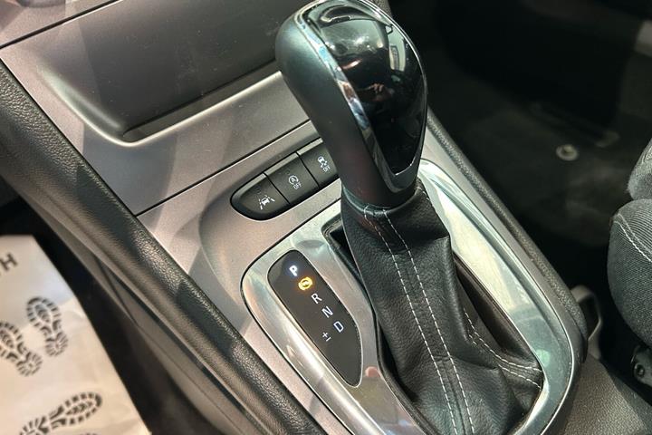 Grå Opel Astra fra 2016