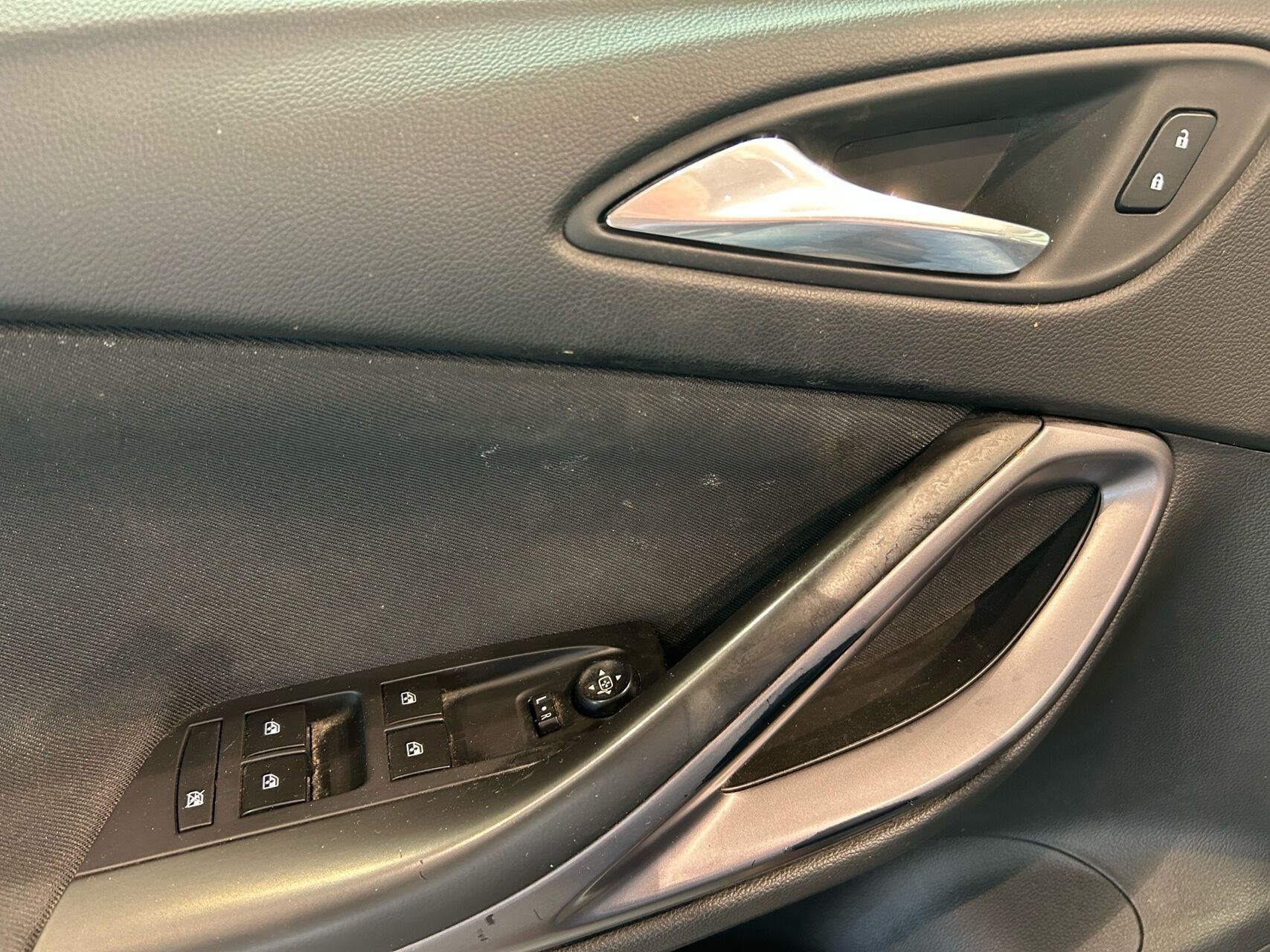 Grå Opel Astra fra 2016