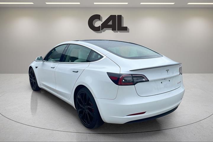 undefined Tesla Model 3 fra 2021