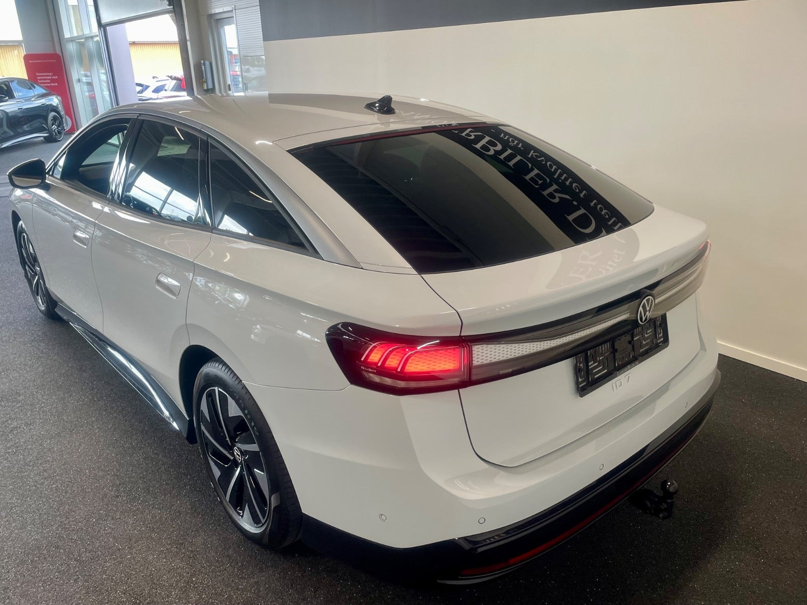 Hvid VW ID.7 fra 2026