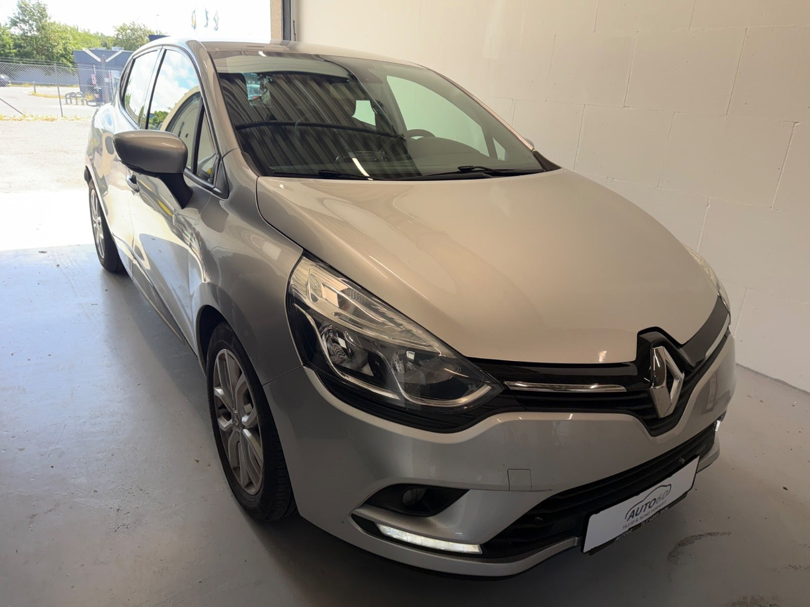 Sølv Renault Clio IV fra 2016