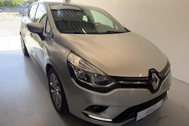Sølv Renault Clio IV fra 2016