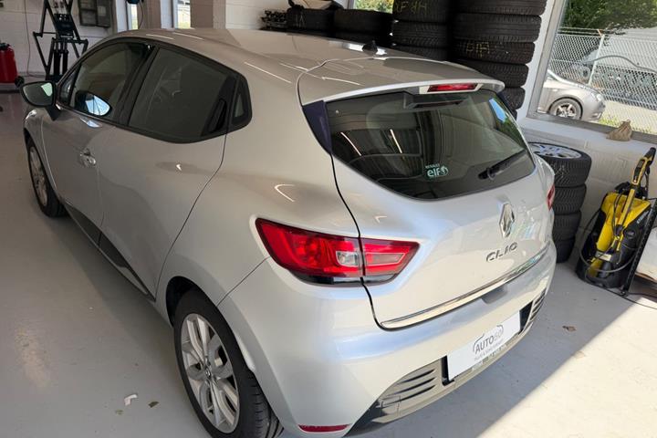 Sølv Renault Clio IV fra 2016