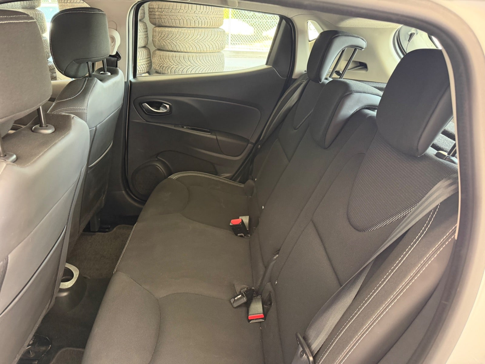 Sølv Renault Clio IV fra 2016
