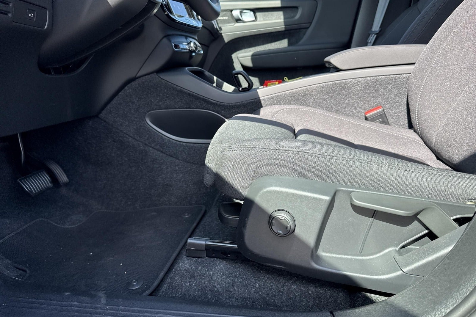 Sort Volvo EX40 fra 2025