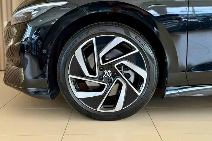 Sort VW ID.7 fra 2024
