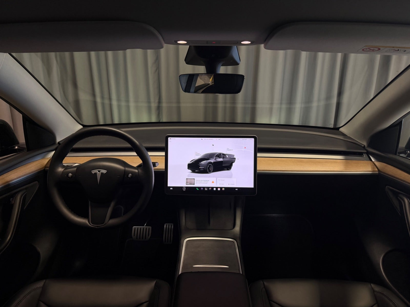 Sort Tesla Model Y fra 2022